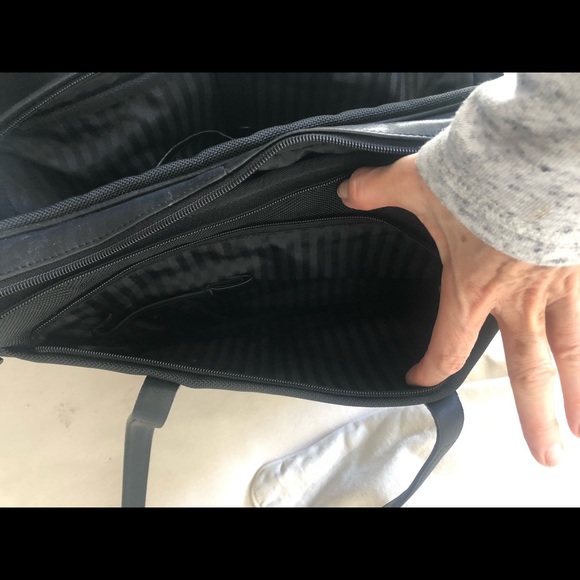 Tumi long handled briefcase bag black EUC - Picture 6 of 8